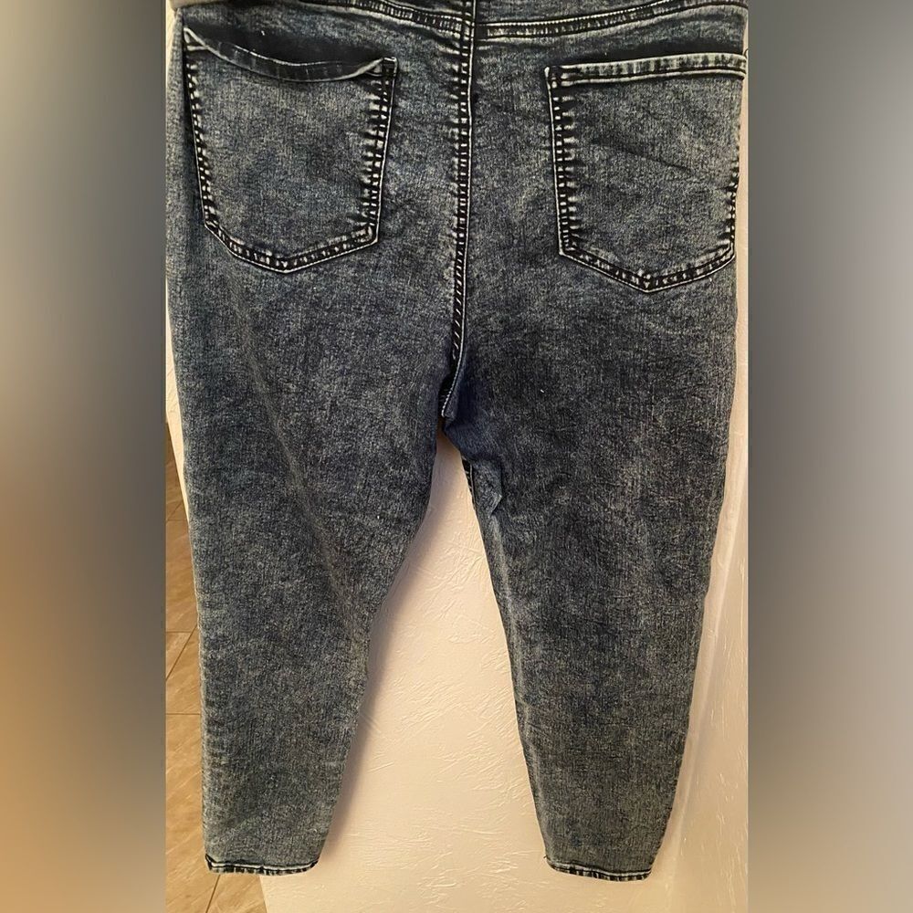 Women’s Plus Jean Style Leggings - Picture 2 of 2
